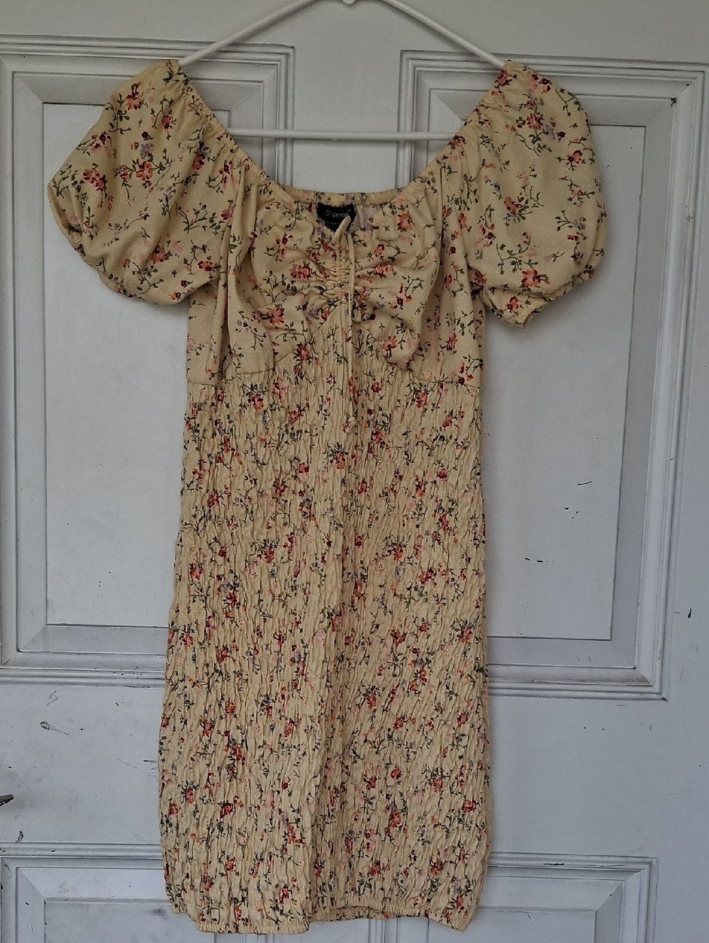 Floral Puff-Sleeve Smocked Midi Dress - Cream